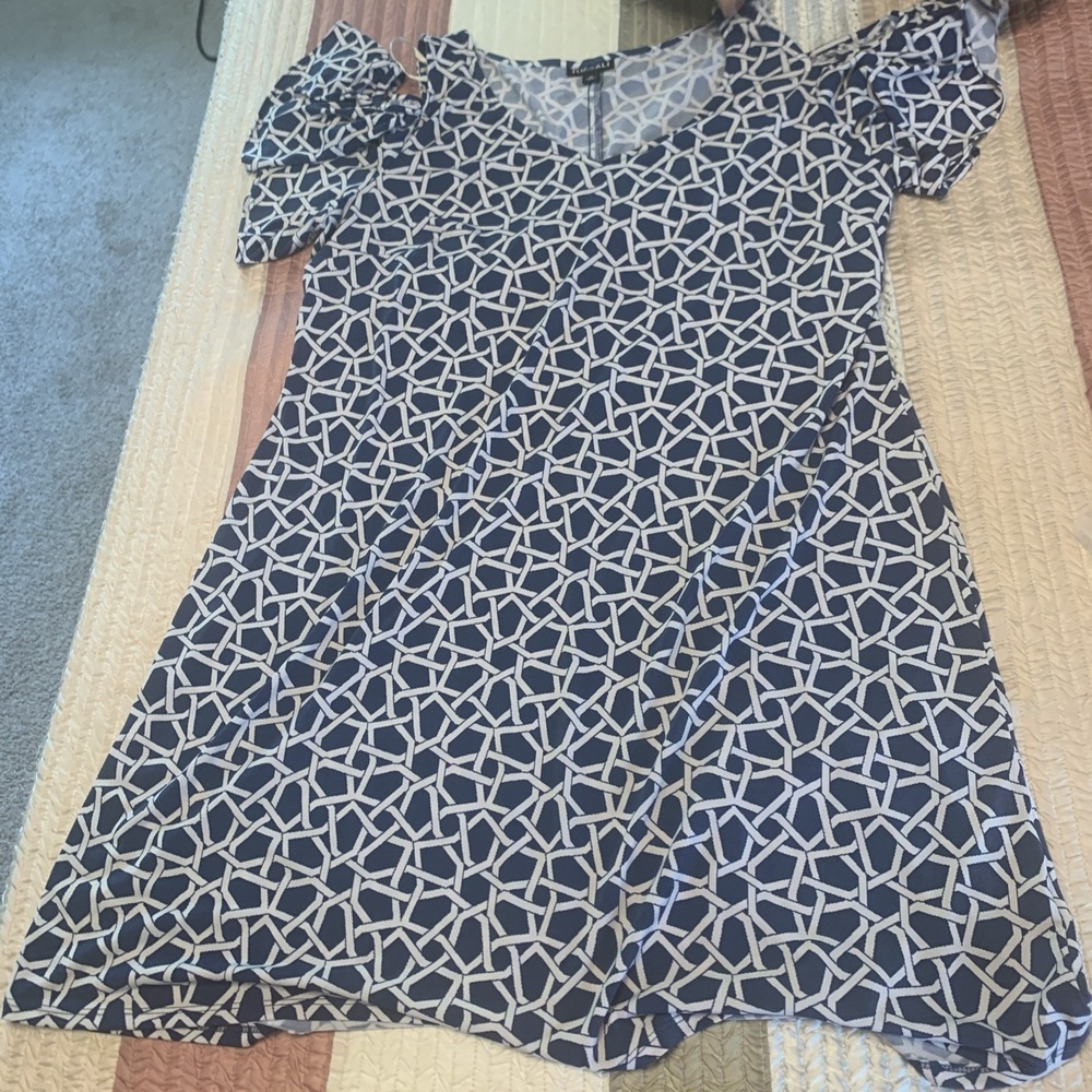 Roz & Ali Womens XL Blue White  Cold Shoulder A-Line Flutter Sleeve Dress